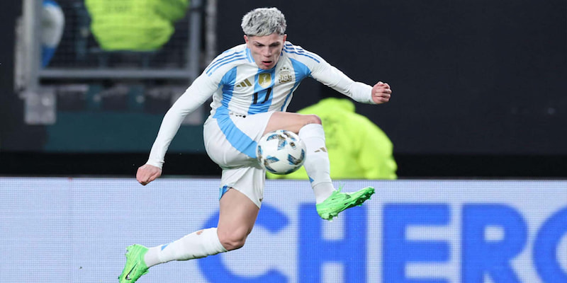 Tài năng trẻ thi đấu thăng hoa trong màu áo đội tuyển quốc gia Argentina